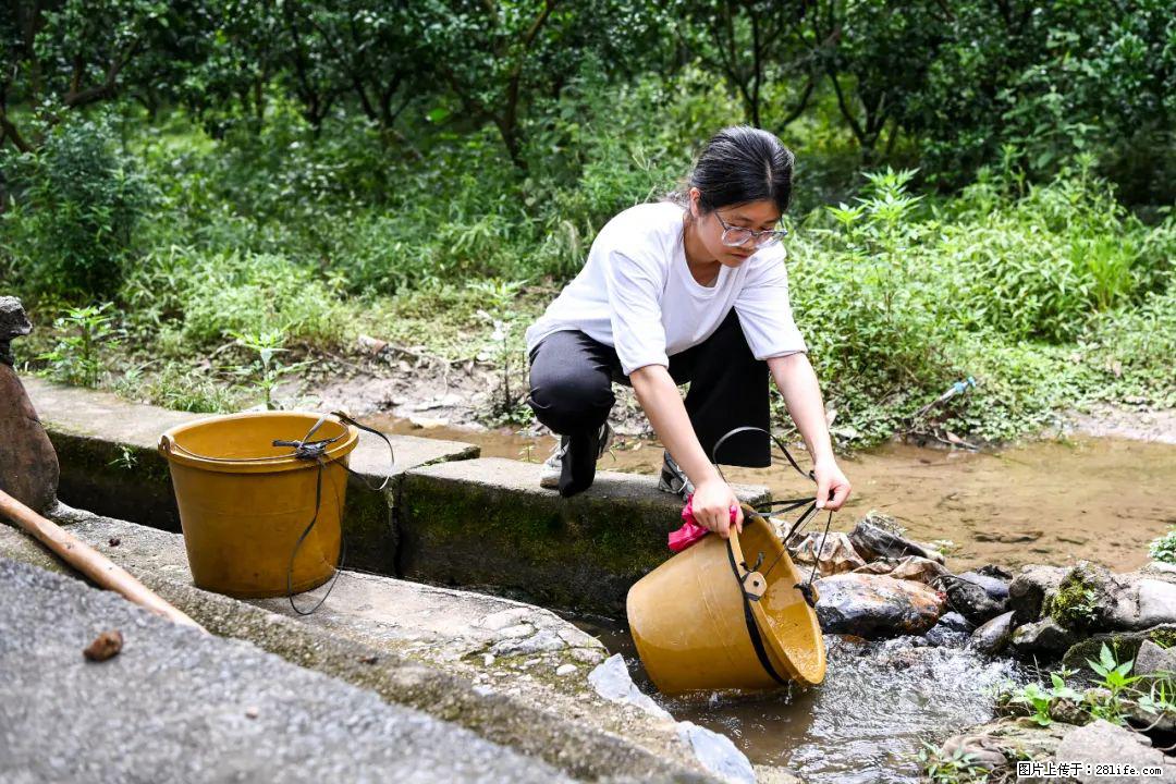全网追的“扁担女孩”,找了一份暑假工,时薪12元 - 百色生活资讯 - 百色28生活网 baise.28life.com
