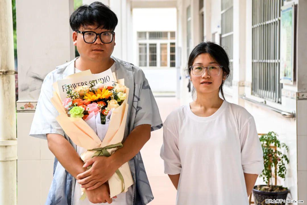 全网追的“扁担女孩”,找了一份暑假工,时薪12元 - 百色生活资讯 - 百色28生活网 baise.28life.com